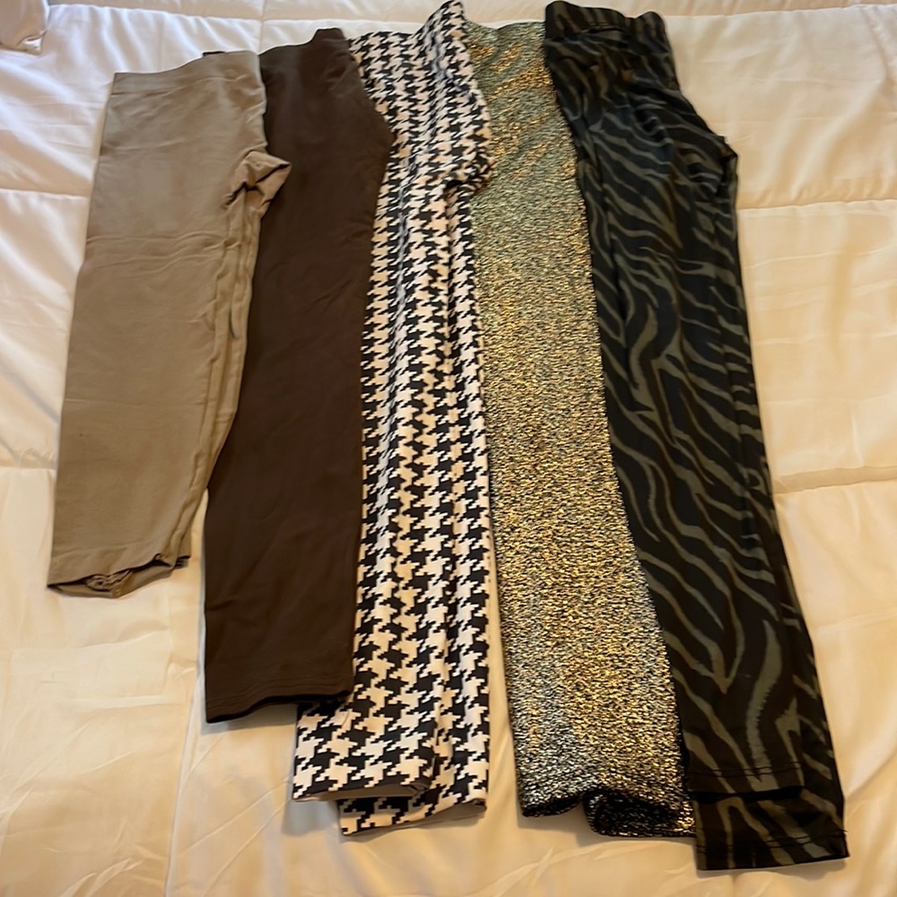 Group of 5 pairs of leggings